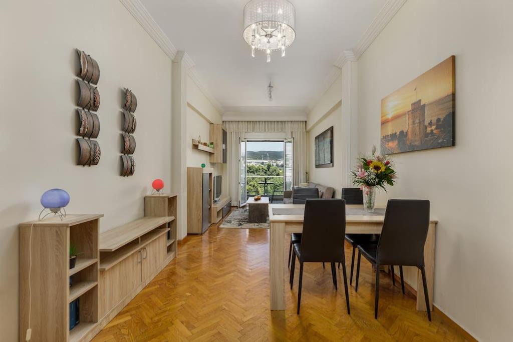Perfect Location, Amazing View 3 Bedroom *