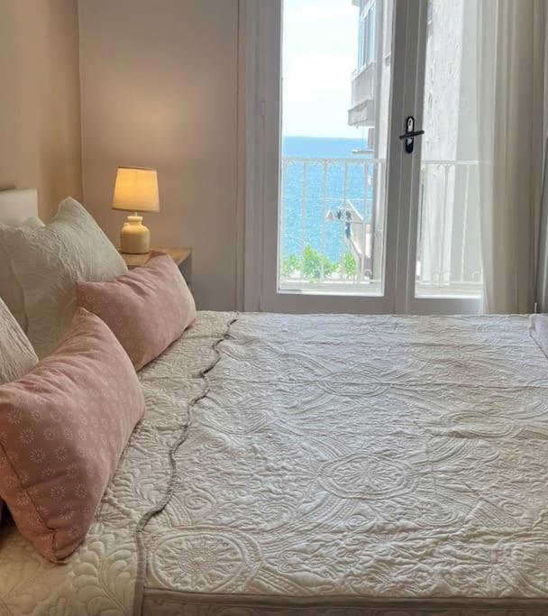 Perfect Location, Amazing View 3 Bedroom Apartment *