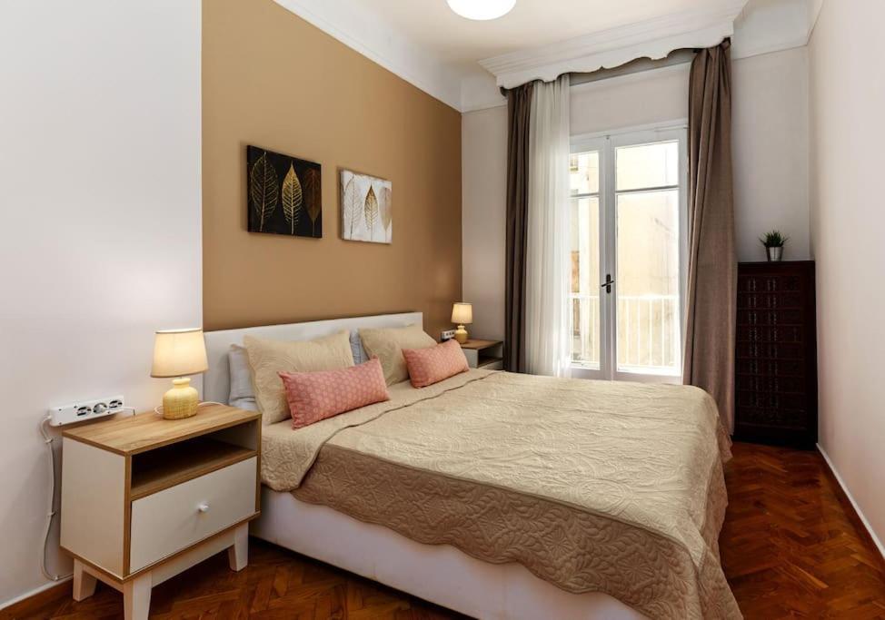 Perfect Location, Amazing View 3 Bedroom Apartment *